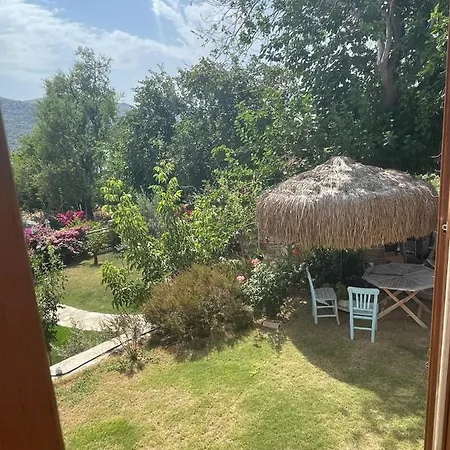 Stonehouse With Sea View And Garden In 펜션