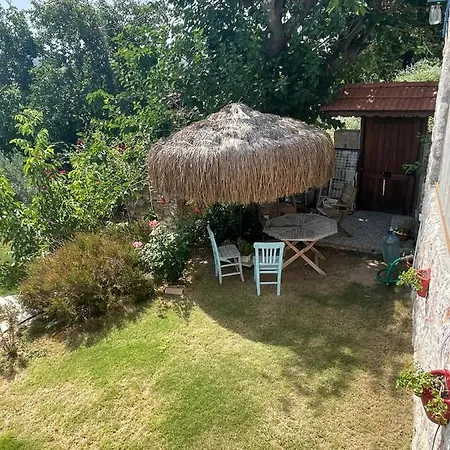 Stonehouse With Sea View And Garden In 펜션